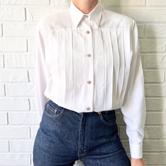 Vintage Tops - Vintage white button up embroidered long sleeve blouse shoulder pads S